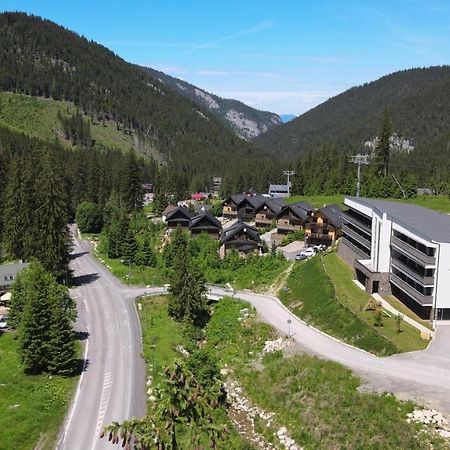 Apartment Yolo - 4 Person - Garage Parking - Ski In Ski Out デマノブスカ・ドリーナ エクステリア 写真