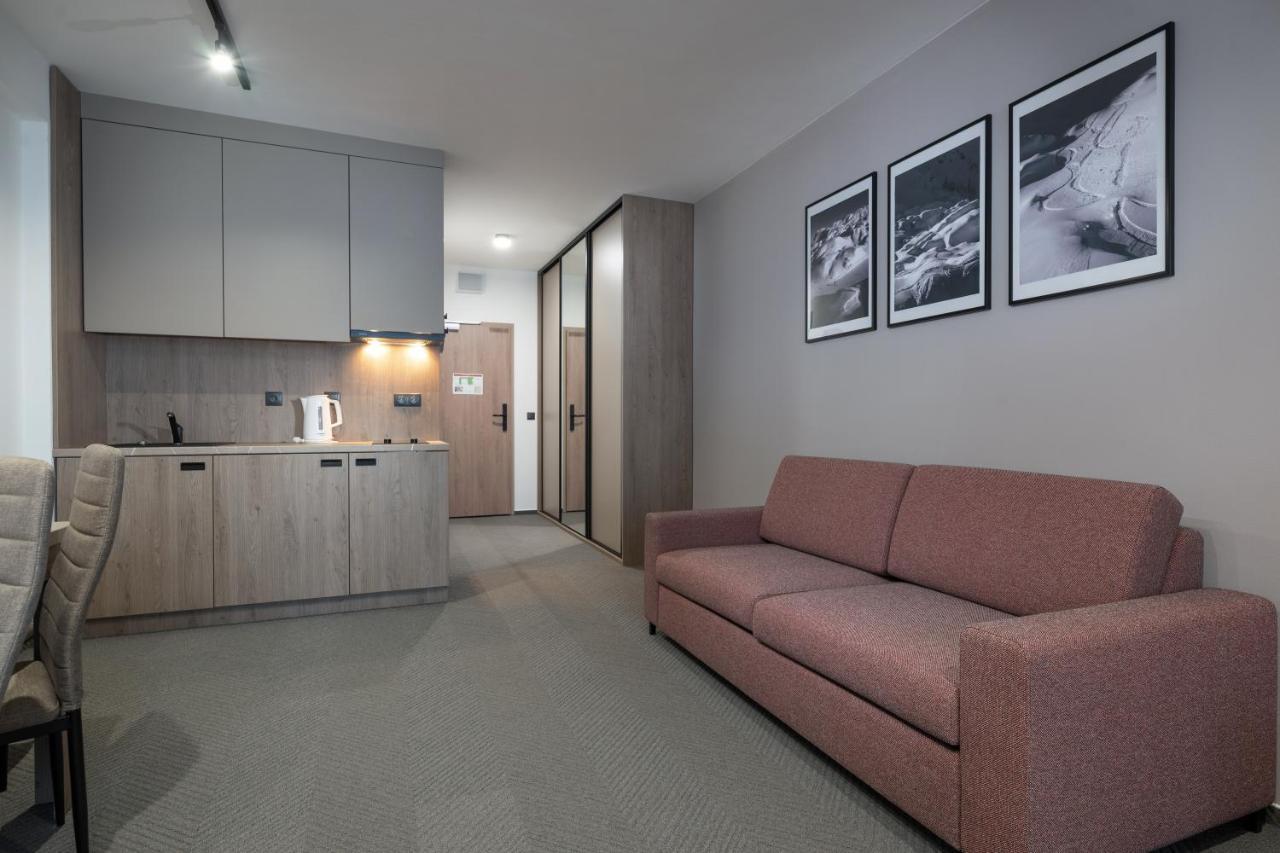 Apartment Yolo - 4 Person - Garage Parking - Ski In Ski Out デマノブスカ・ドリーナ エクステリア 写真